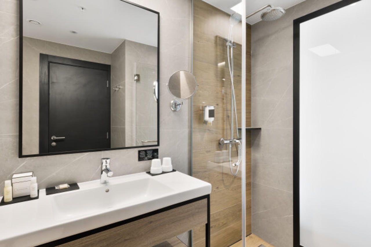 Hotel Riu Plaza London Victoria Extérieur photo