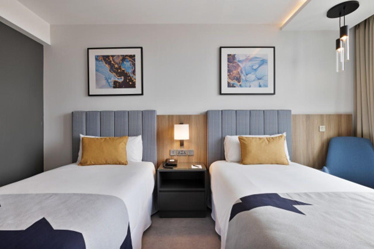 Hotel Riu Plaza London Victoria Extérieur photo