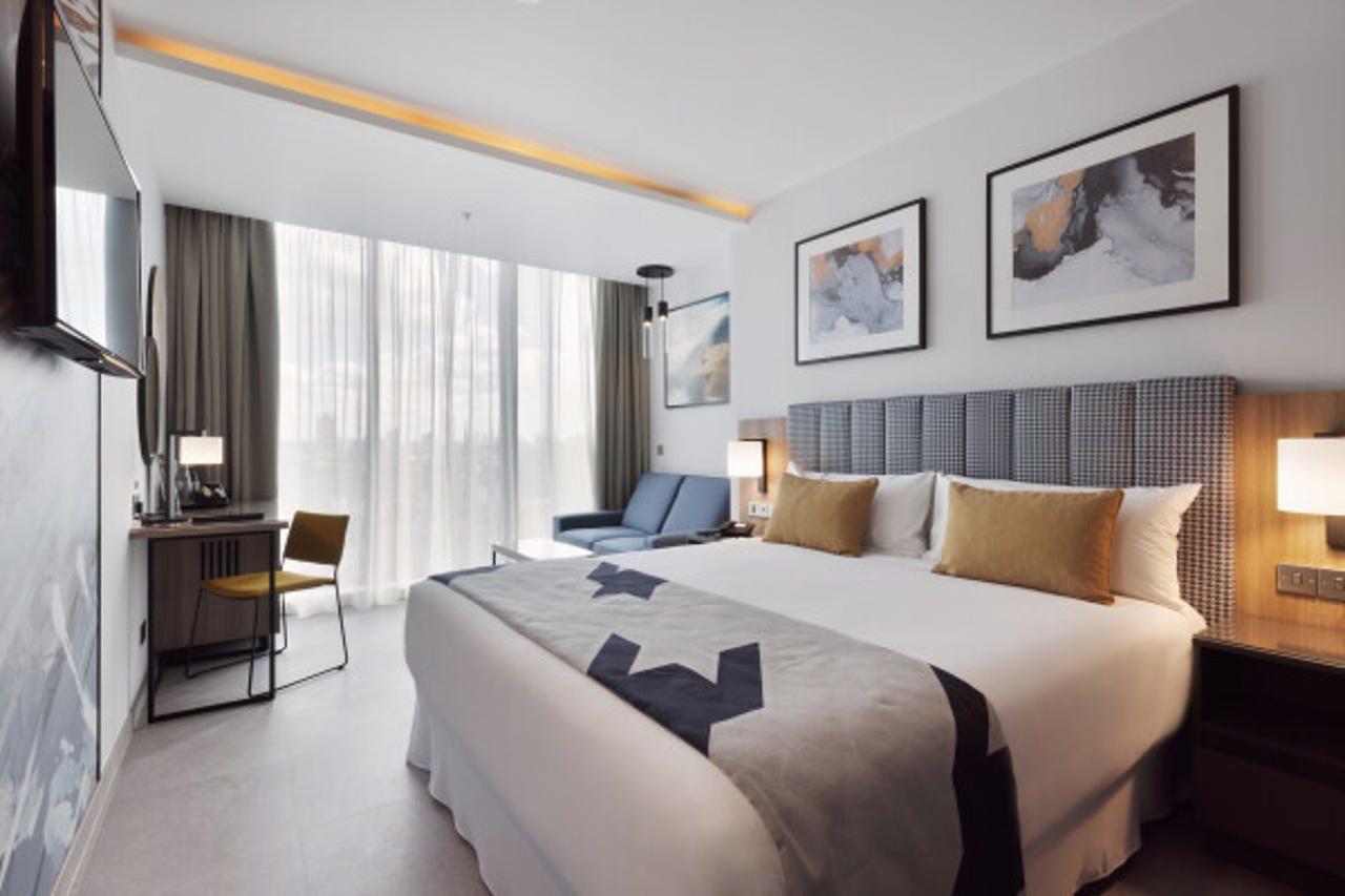 Hotel Riu Plaza London Victoria Extérieur photo
