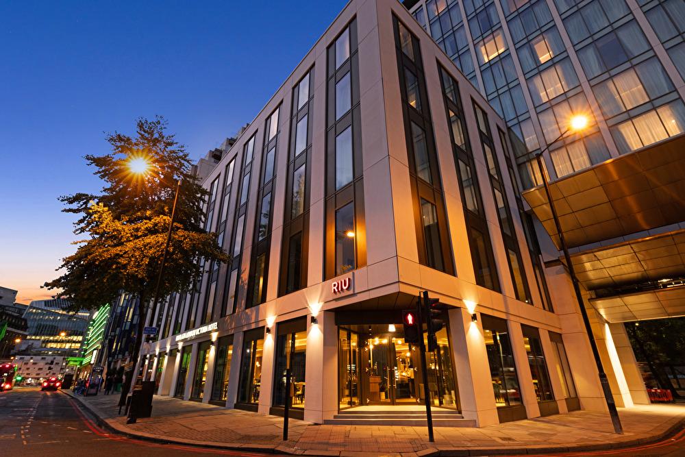 Hotel Riu Plaza London Victoria Extérieur photo