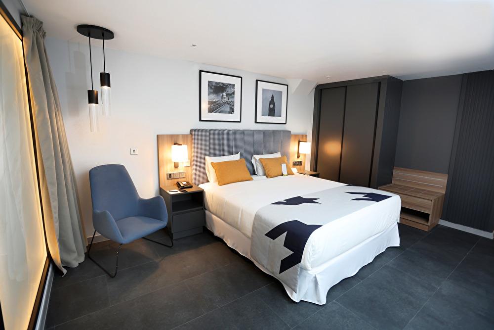 Hotel Riu Plaza London Victoria Extérieur photo